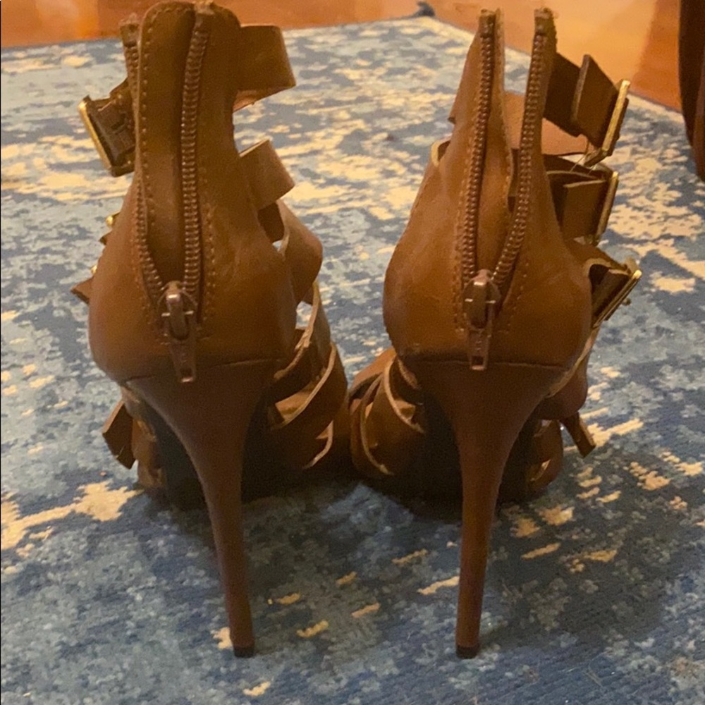 Heels - Picture 3 of 4